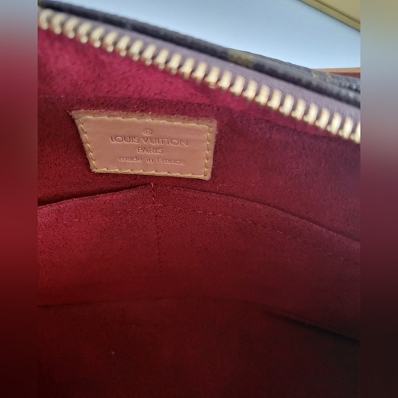 Louis Vuitton Viva Cite MM Shoulder Bag - Picture 13 of 17